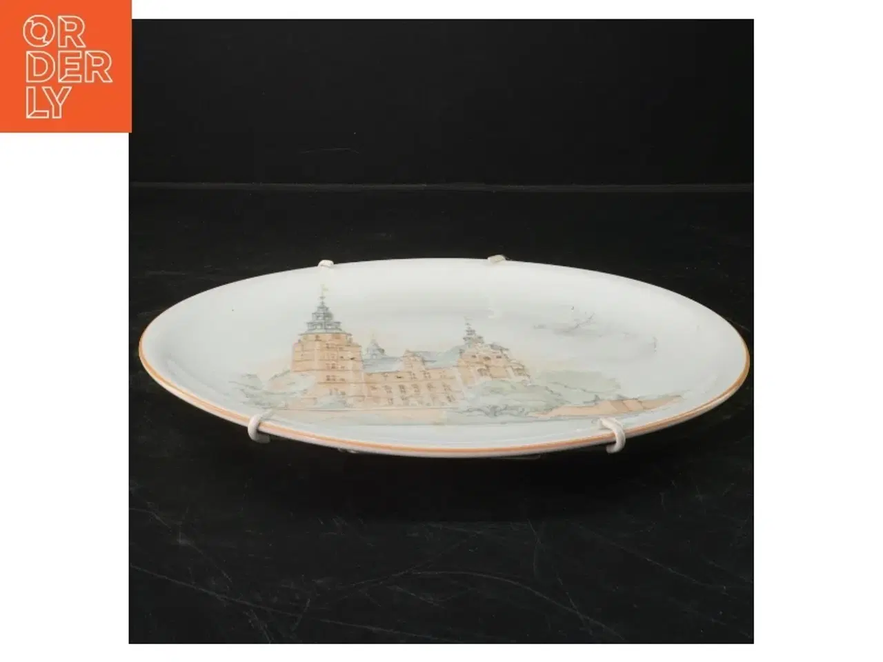 Billede 1 - Porcelænsplatte med slotmotiv (str. Ø 26,5 cm)
