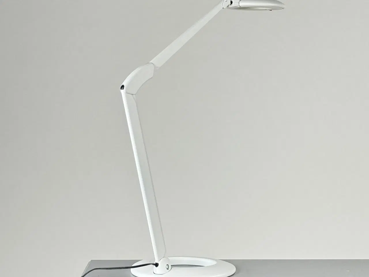 Billede 5 - Luxo Ovelo LED Bordlampe – Hvid