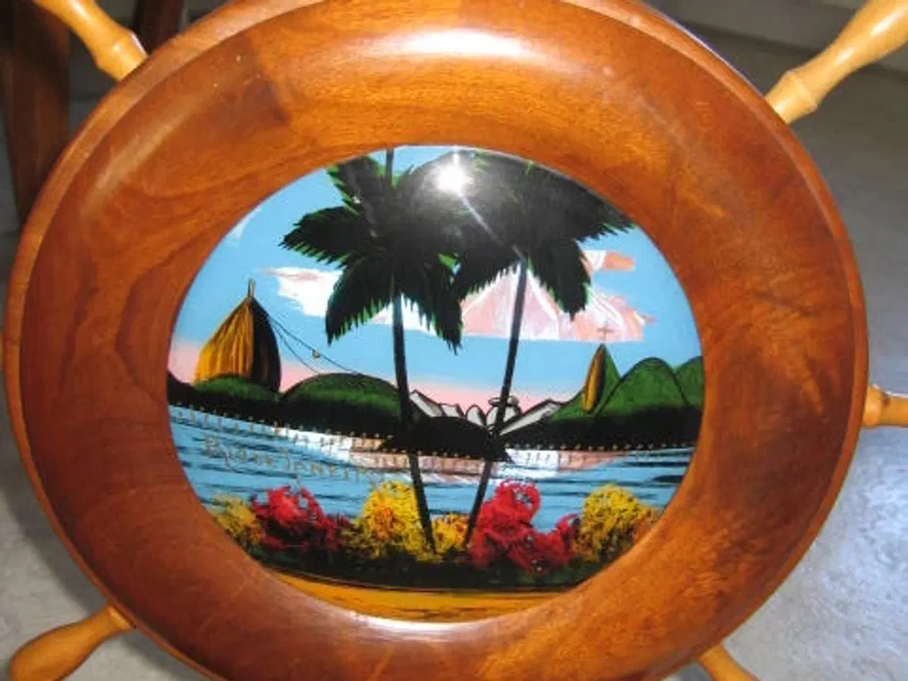 Billede 3 - Brasiliansk sidebord med indlagt sommerfuglevinger