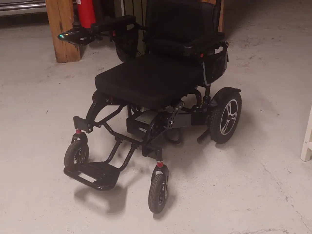 Billede 1 - Elektrisk kørestol m auto folde funktion helt ny