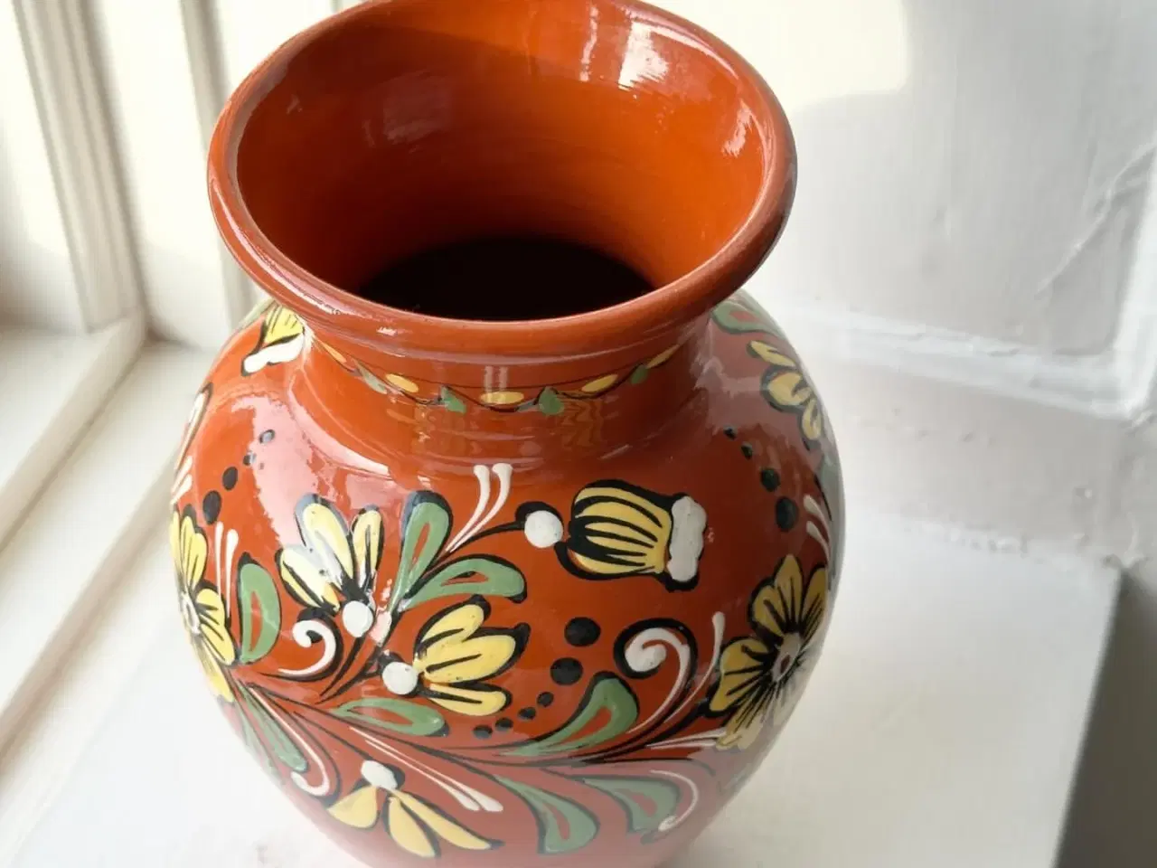 Billede 5 - Keramikvase m folklore-mønster