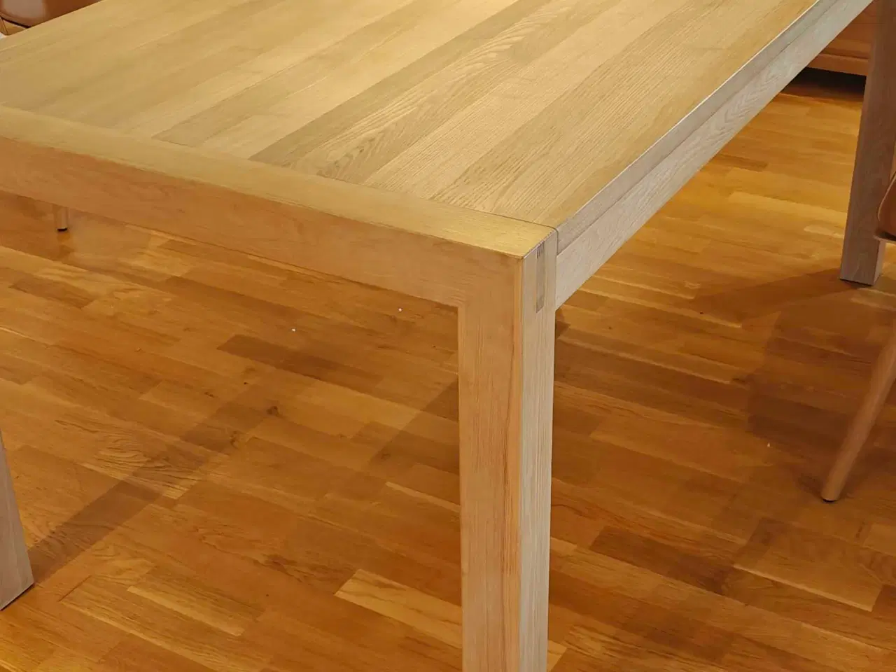 Billede 3 - Spisebord i egetræ 