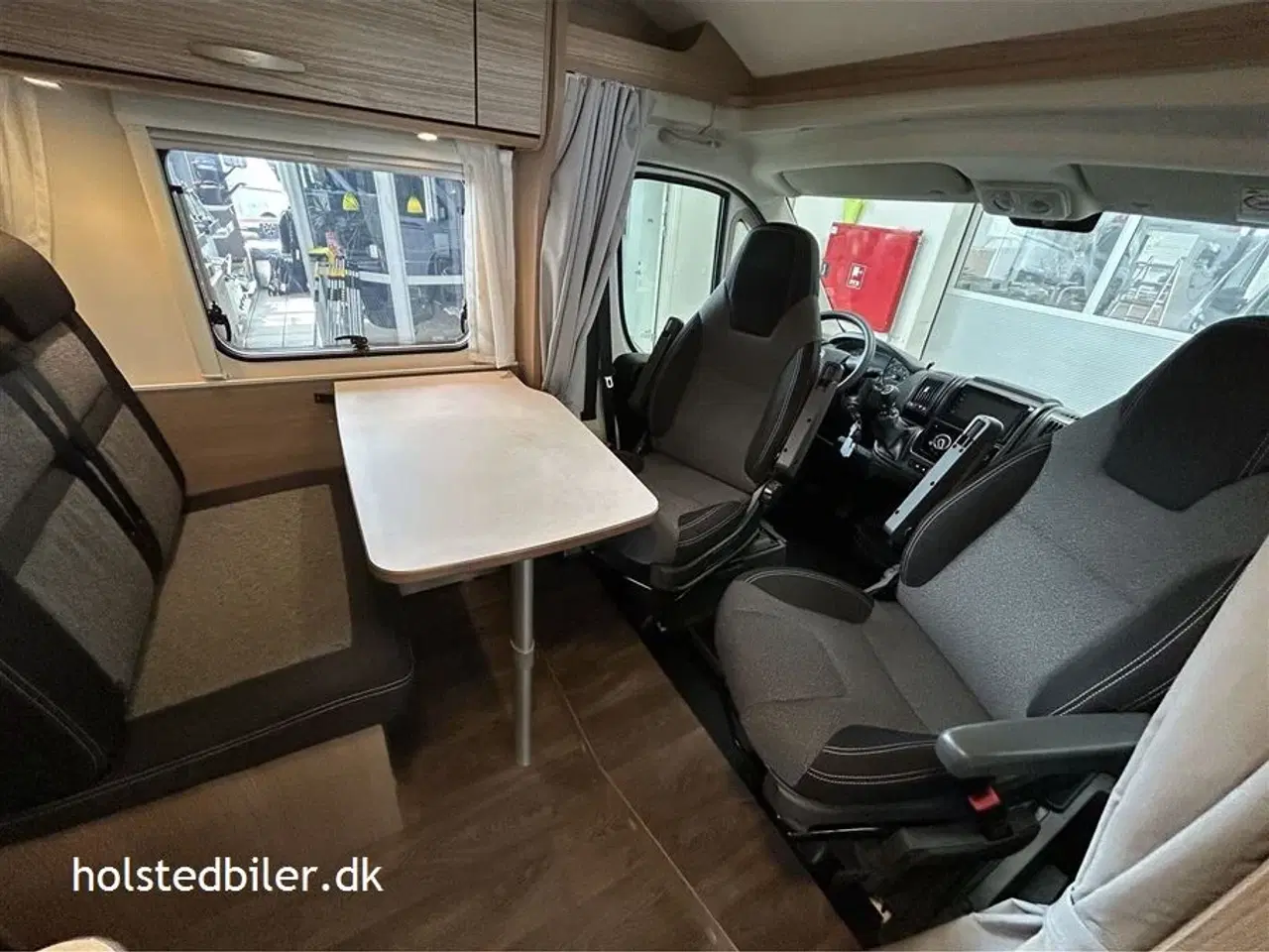 Billede 10 - 2021 - Carado V337   KM 21000 og 2 enkeltsenge.
