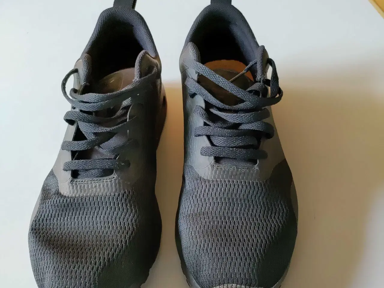 Billede 3 - Nike str 43 /US 9,5 fejler intet