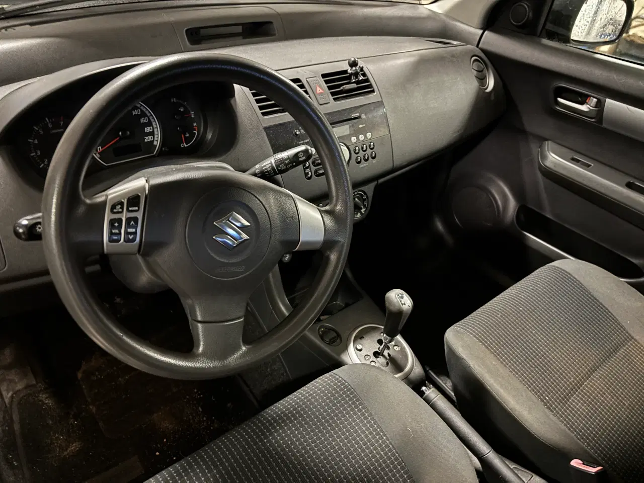 Billede 2 - Suzuki Swift 1,3 aut 179000km SÆLGES I DELE