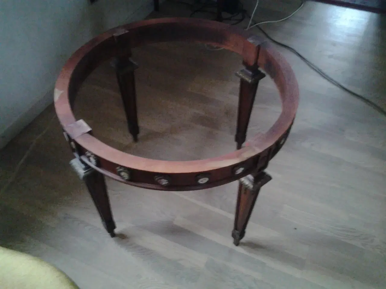 Billede 2 - rundt bord med marmor