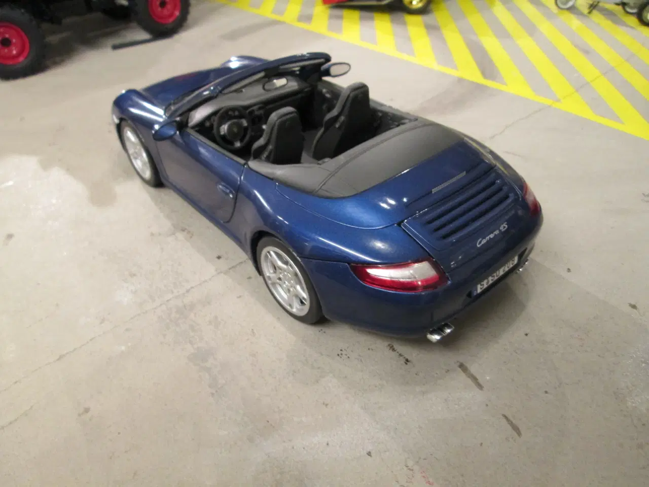 Billede 2 - Porsche 911 Carrera 4S   Norev  1:18