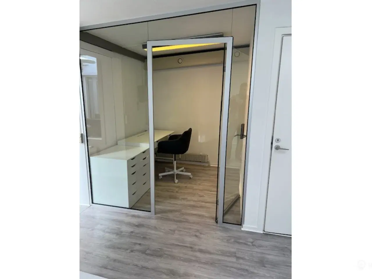 Billede 6 - Kontor / klinik lokale på ca. 120 m² m. eget køkken og toiletter midt på Taastrup Hovedgade