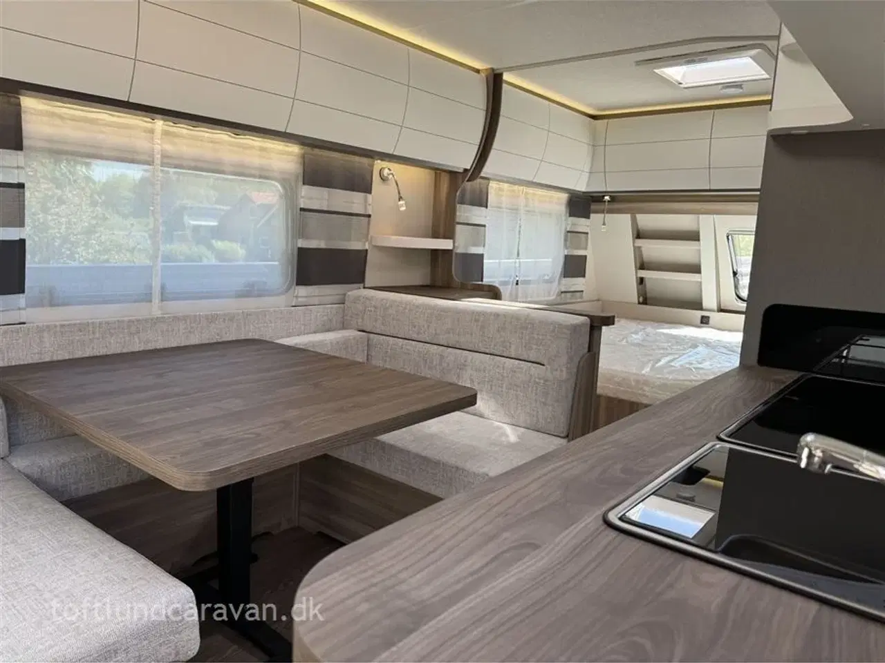 Billede 5 - 2024 - Hobby Excellent Edition 650 KMFe   Sønderjyllands aut. HOBBY forhandler. ULTIMATIV FAMILIEVOGN, Op til 8 sovepladser. NU PÅ LAGER NU.