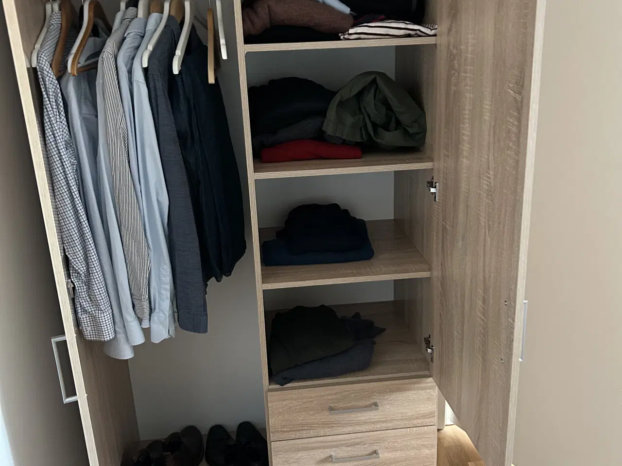 Billede 3 - Dejligt garderobeskab 