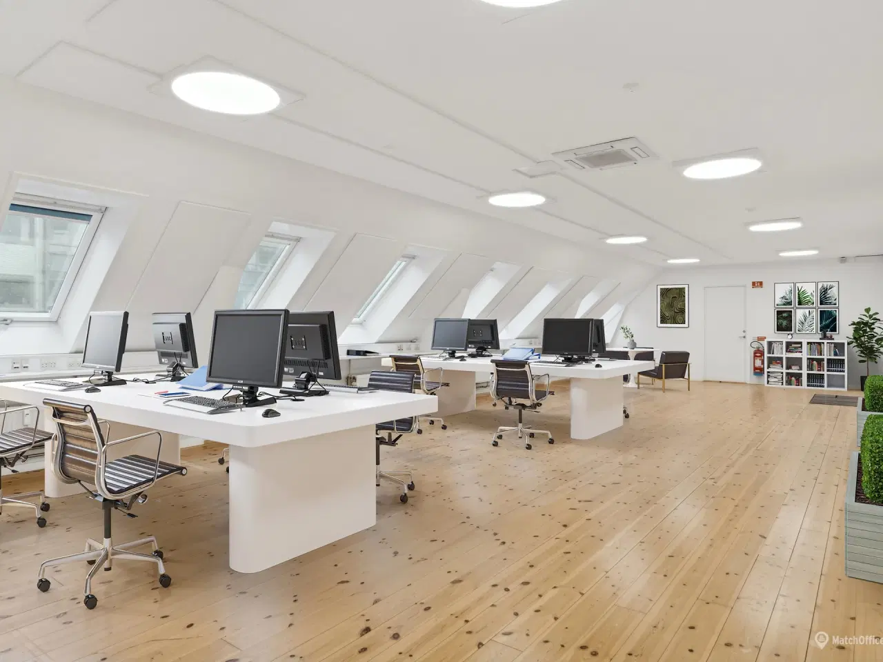 Billede 1 - 379 m2 kontorlejemål i tidligere cigarfabrik centralt på Frederiksberg