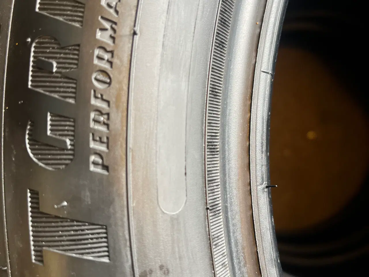 Billede 2 - Sommerdæk 205-55-17 Goodyear.
