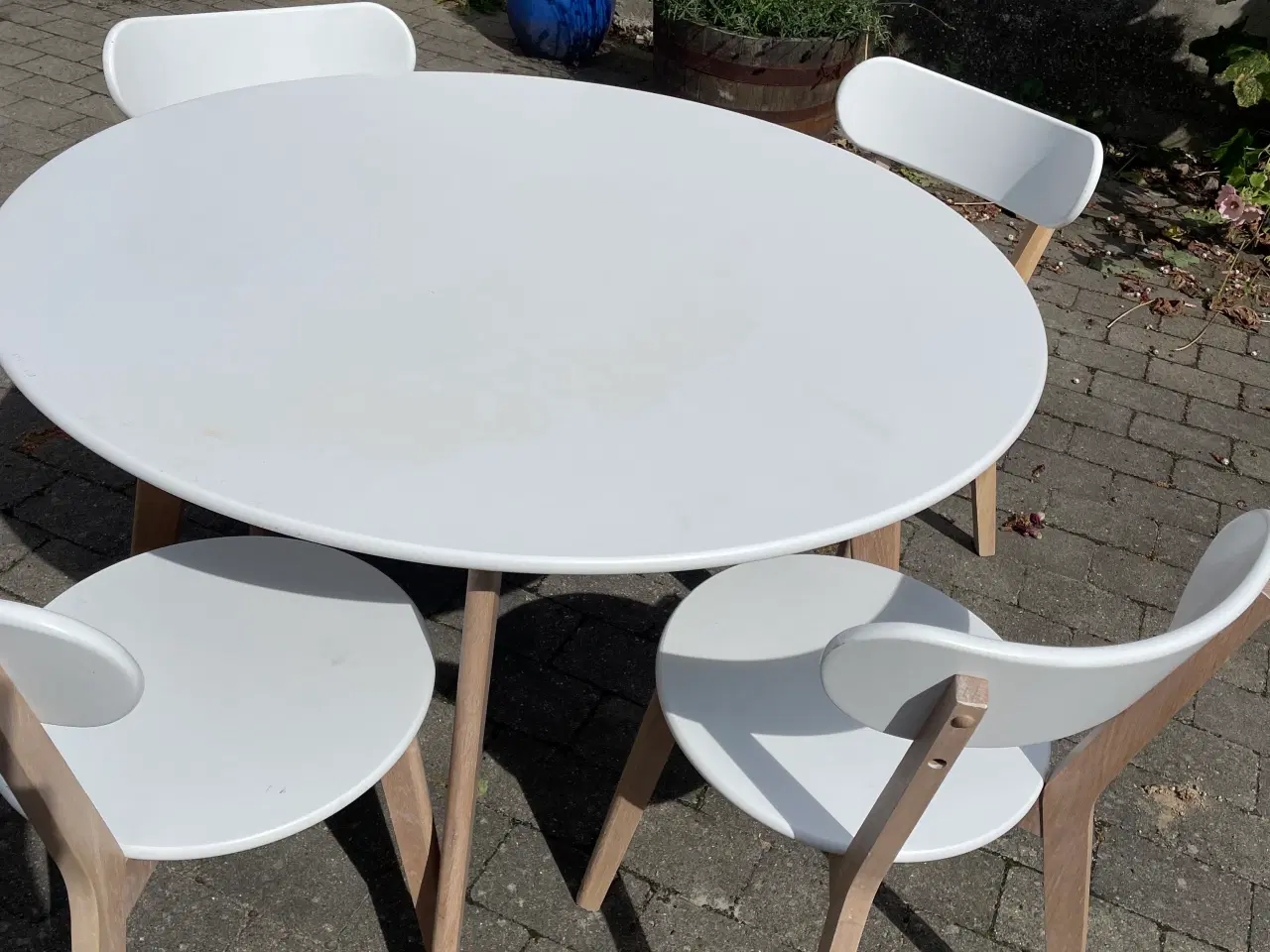 Billede 1 - Spisebord og stole