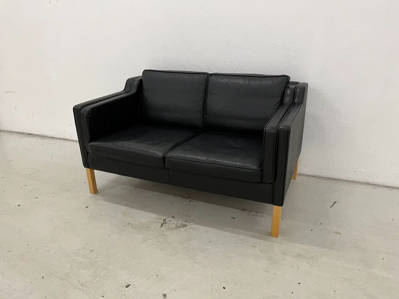 Billede 4 - Stouby Eva 2 Oers.Sofa i sort semianilin læder.