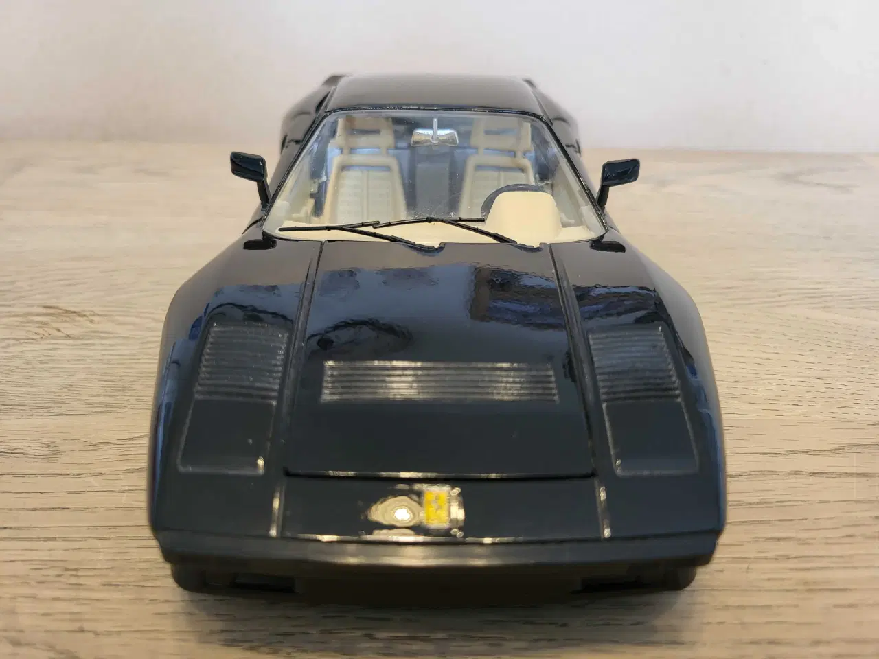 Billede 6 - Modelbil: FERRARI GTO 1984   Skala: 1/18
