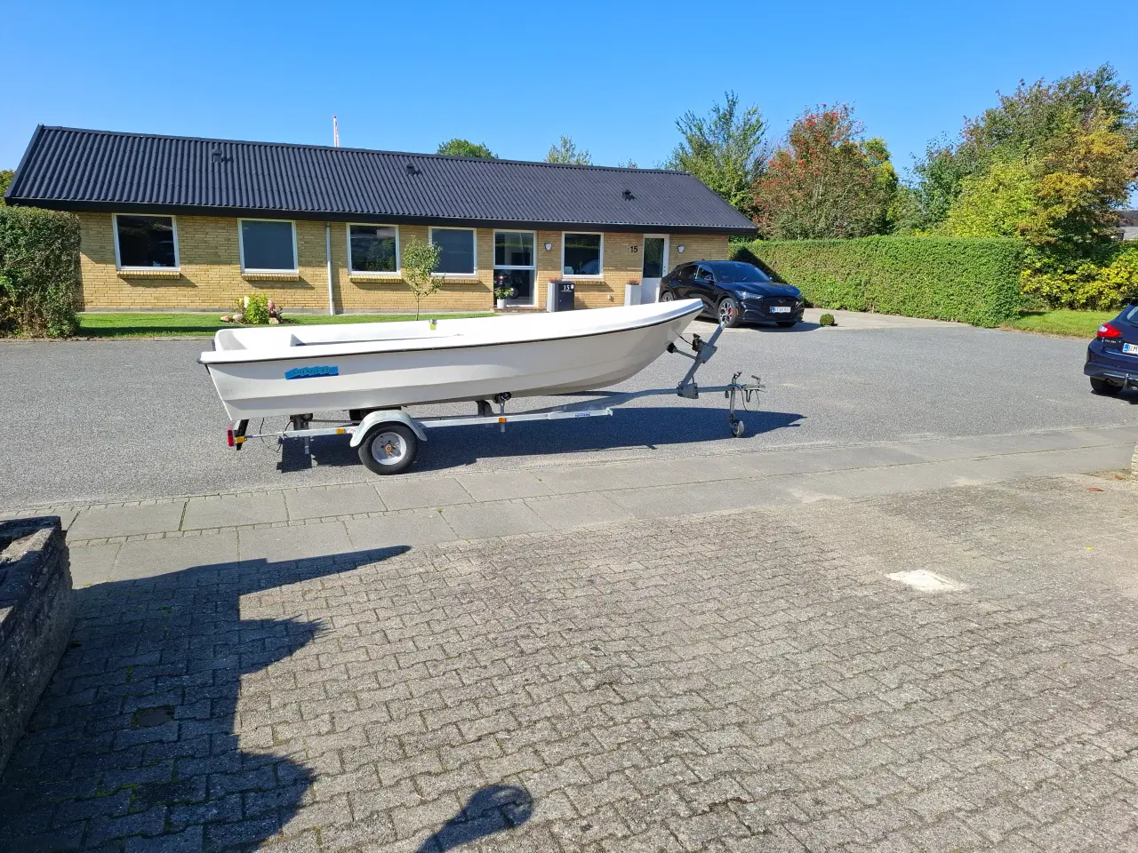 Billede 2 - Velholdt jolle med bådtrailer 