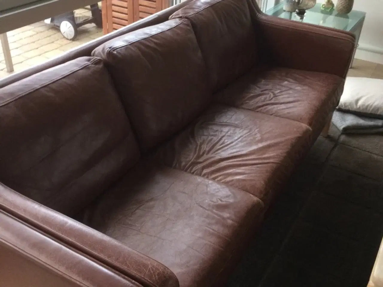Billede 1 - 2+3 personers sofa brunt skind.