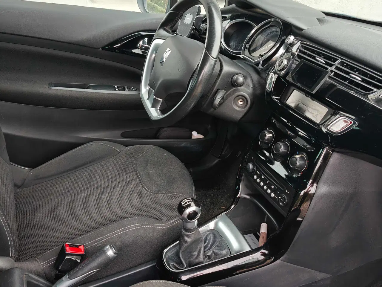 Billede 4 - Citroen DS3 hdi 1,6 90 hk årgang 2011