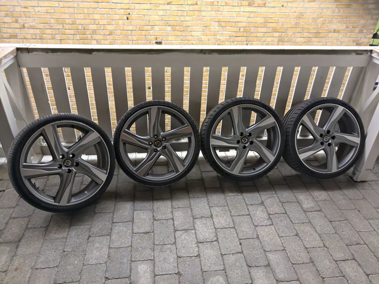 Billede 6 - Alu fælge med dæk