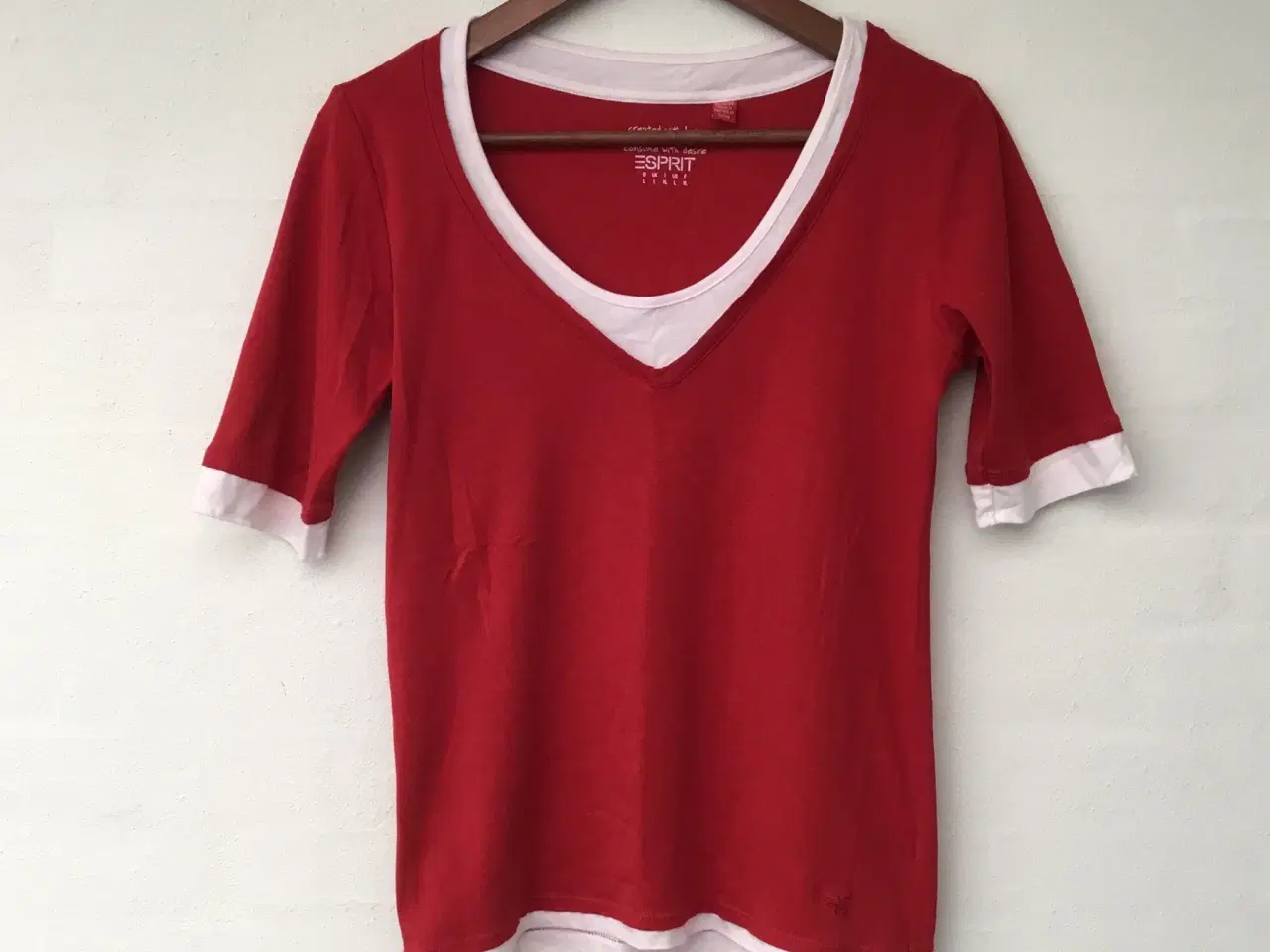 Billede 10 - Esprit smart rød bluse t-shirt str. m med hvid kon