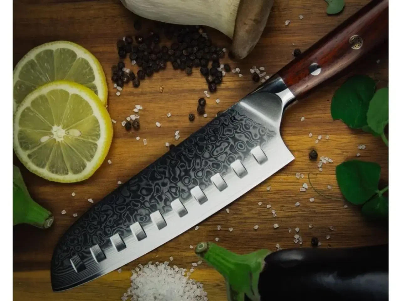 Billede 2 - Santokukniv, 18 cm knivblad, udført i 67 lags Damaskus stål.