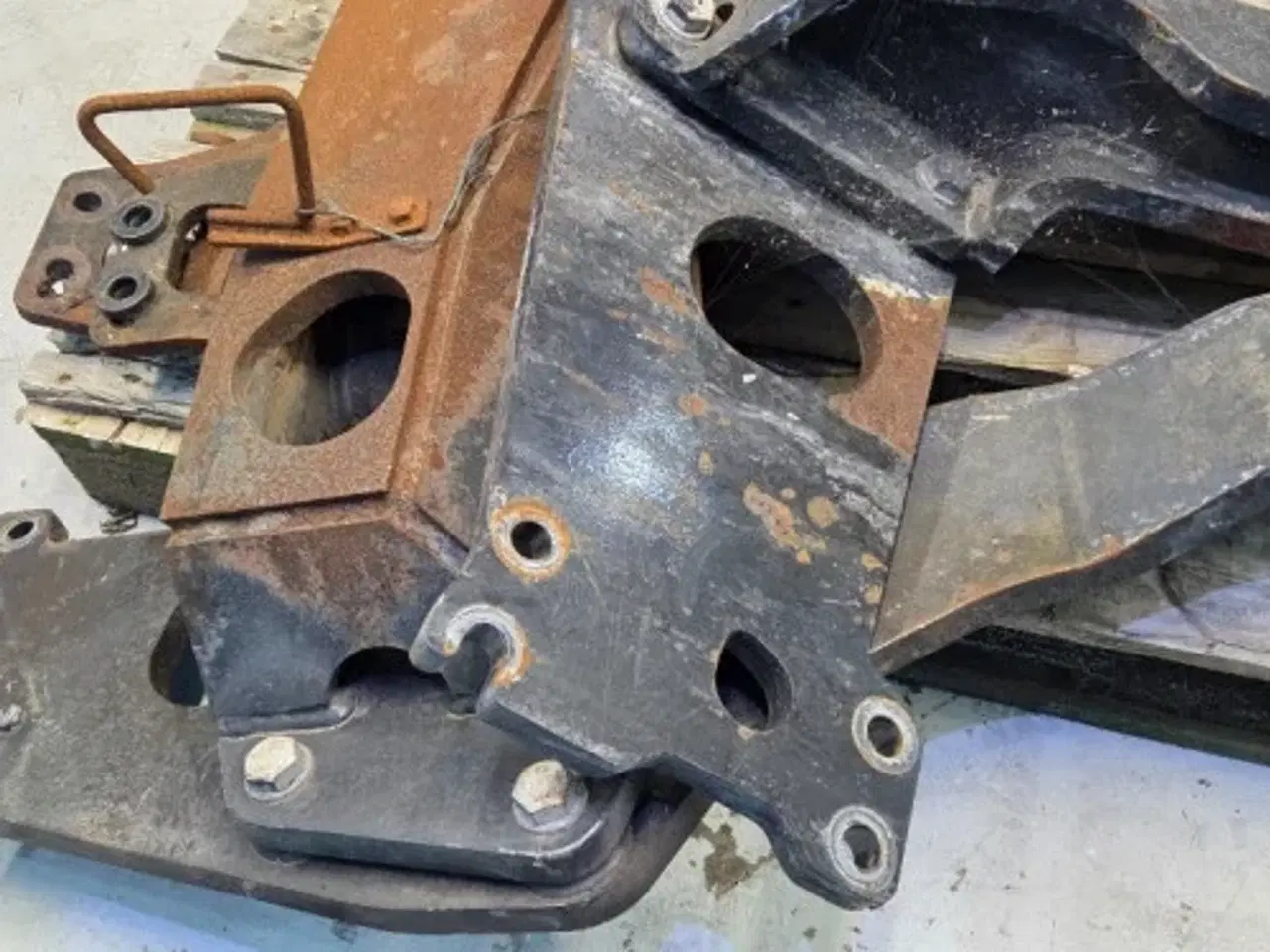 Billede 16 - New Holland T6 Frontlæsse Beslag 47714850