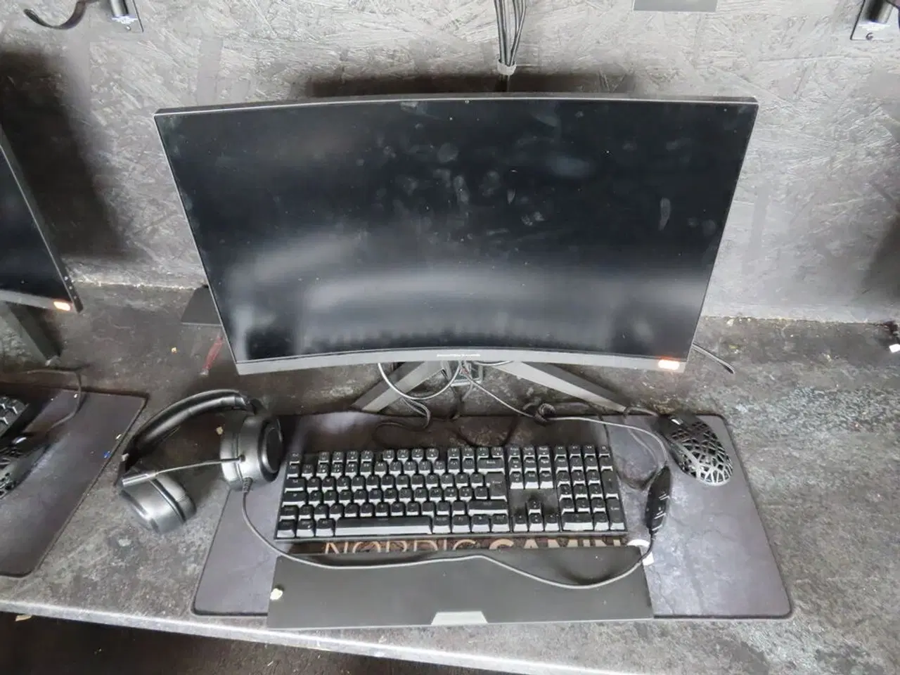 Billede 1 - 27" curved gaming monitor, ASROCK PHANTOM GAMING pg27f15rs1a