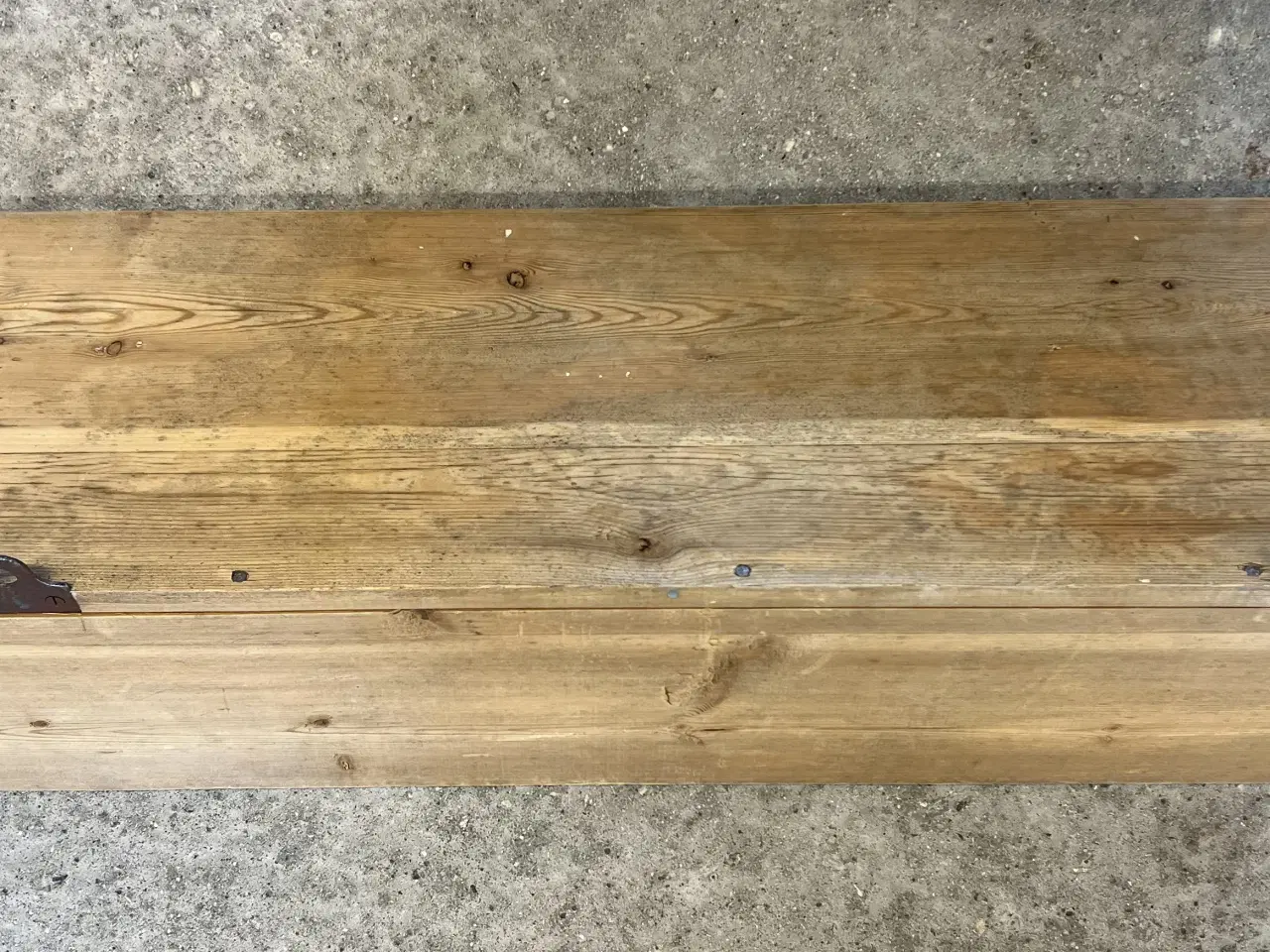 Billede 2 - *Solgt* Hylde med knagerække, gammel 