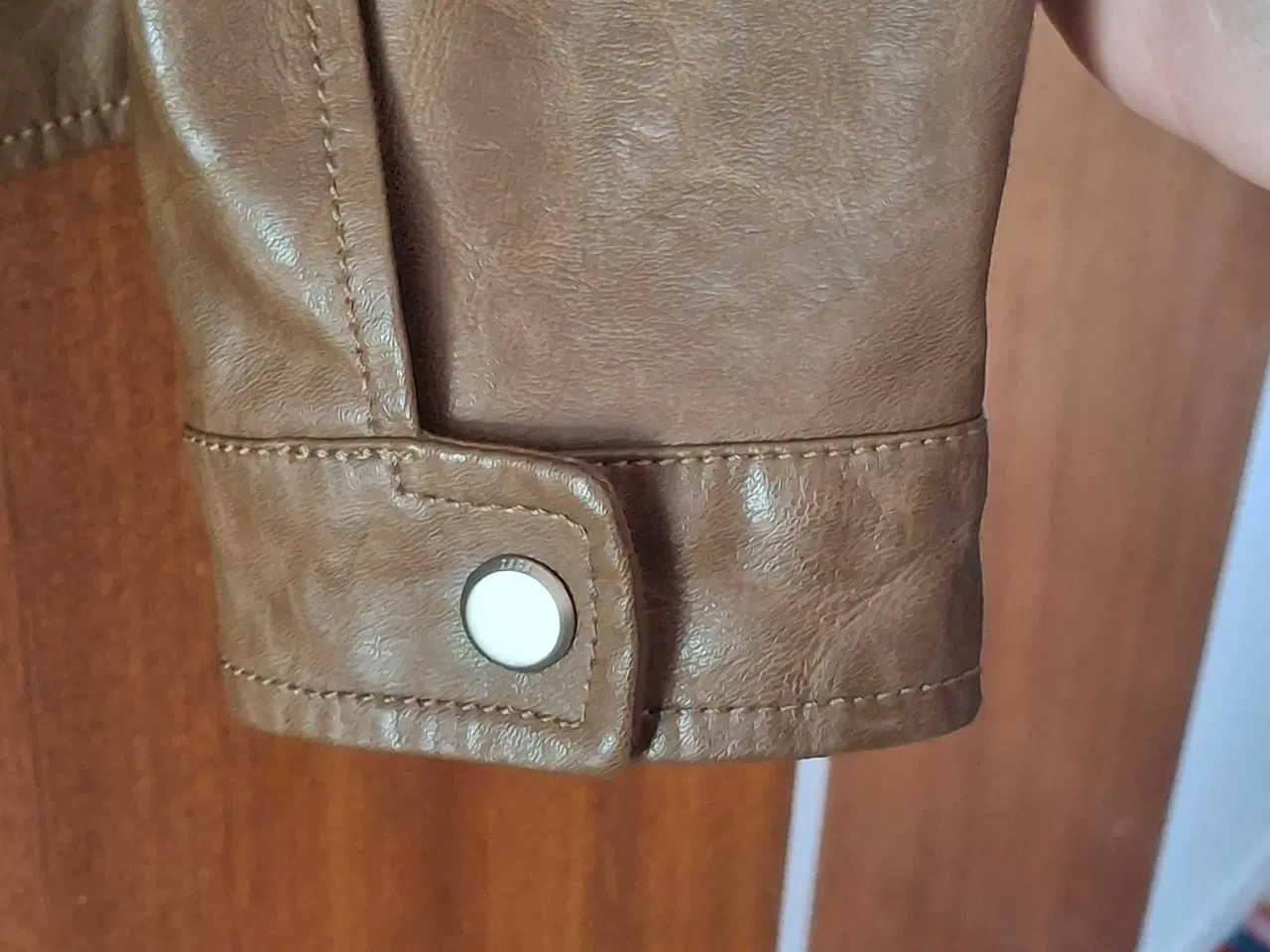 Billede 7 - Jakke i cognacfarvet PU-læder fra Zara Man. Large