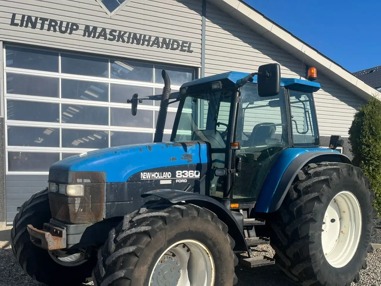 Billede 2 - New Holland 8360 med 4stk fabriksnye dæk til.  Super stærk traktor.