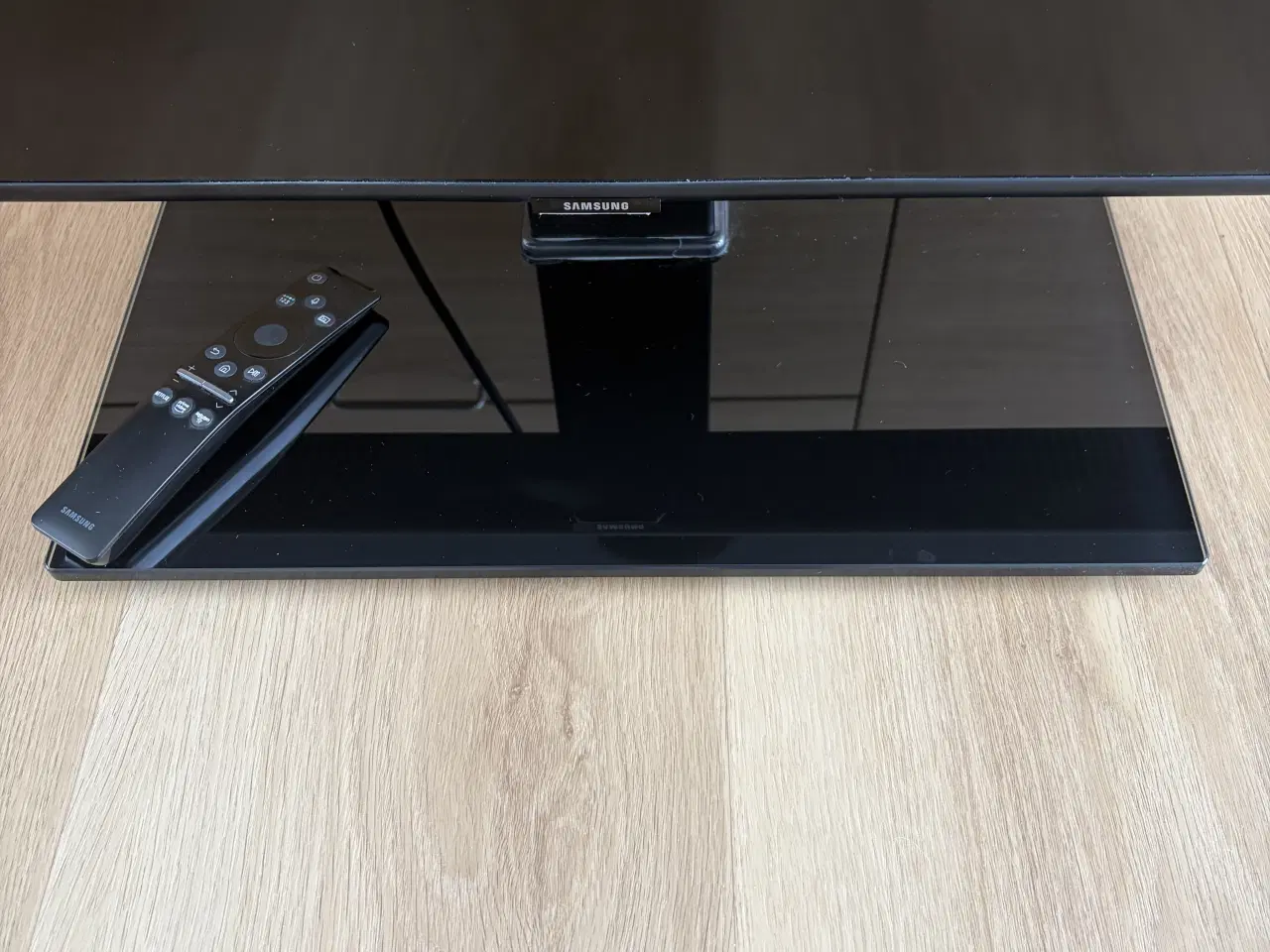 Billede 3 - 43” Samsung TV i flot stand 