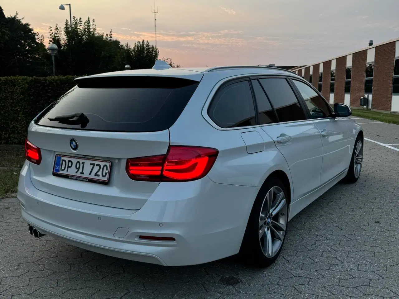 Billede 2 - BMW 320d 2018 – 327.000 km – Mineral White