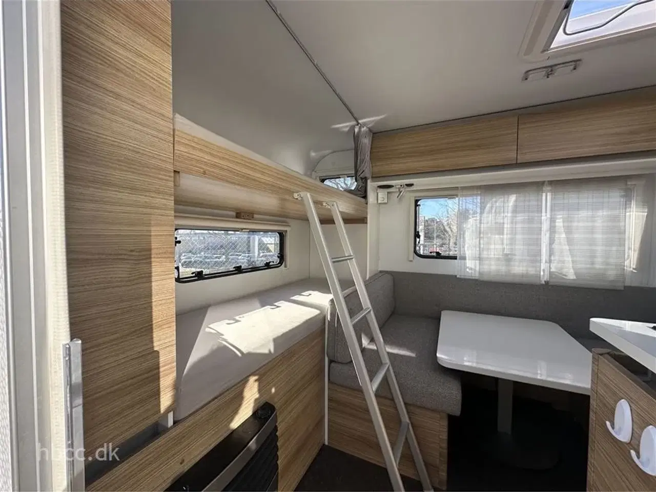 Billede 2 - 2019 - Adria Altea 472 PK Adria Altea 472 PK (2019) – Let familievogn med køjer og Ventura fortelt