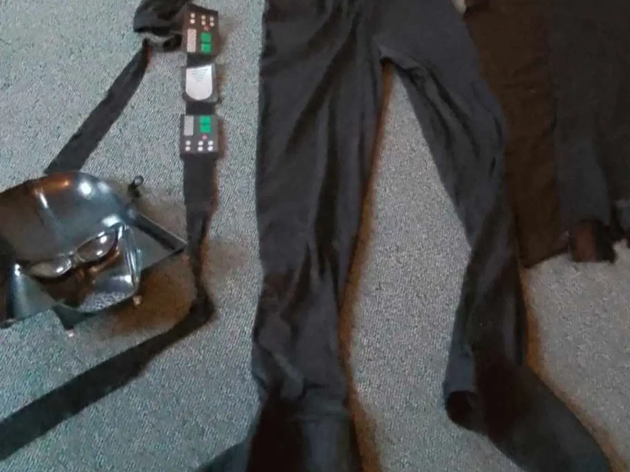 Billede 4 - Starwars,  DARK VADER kostume str 128