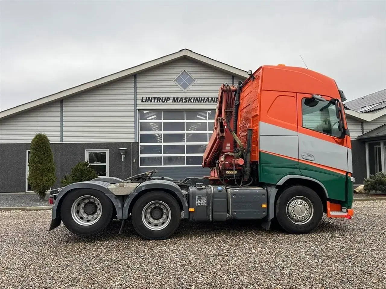 Billede 13 - Volvo FH 500 6x4 med tandemløft og aftagelig HMF 1150 kran+ 2 strengs hydraulik