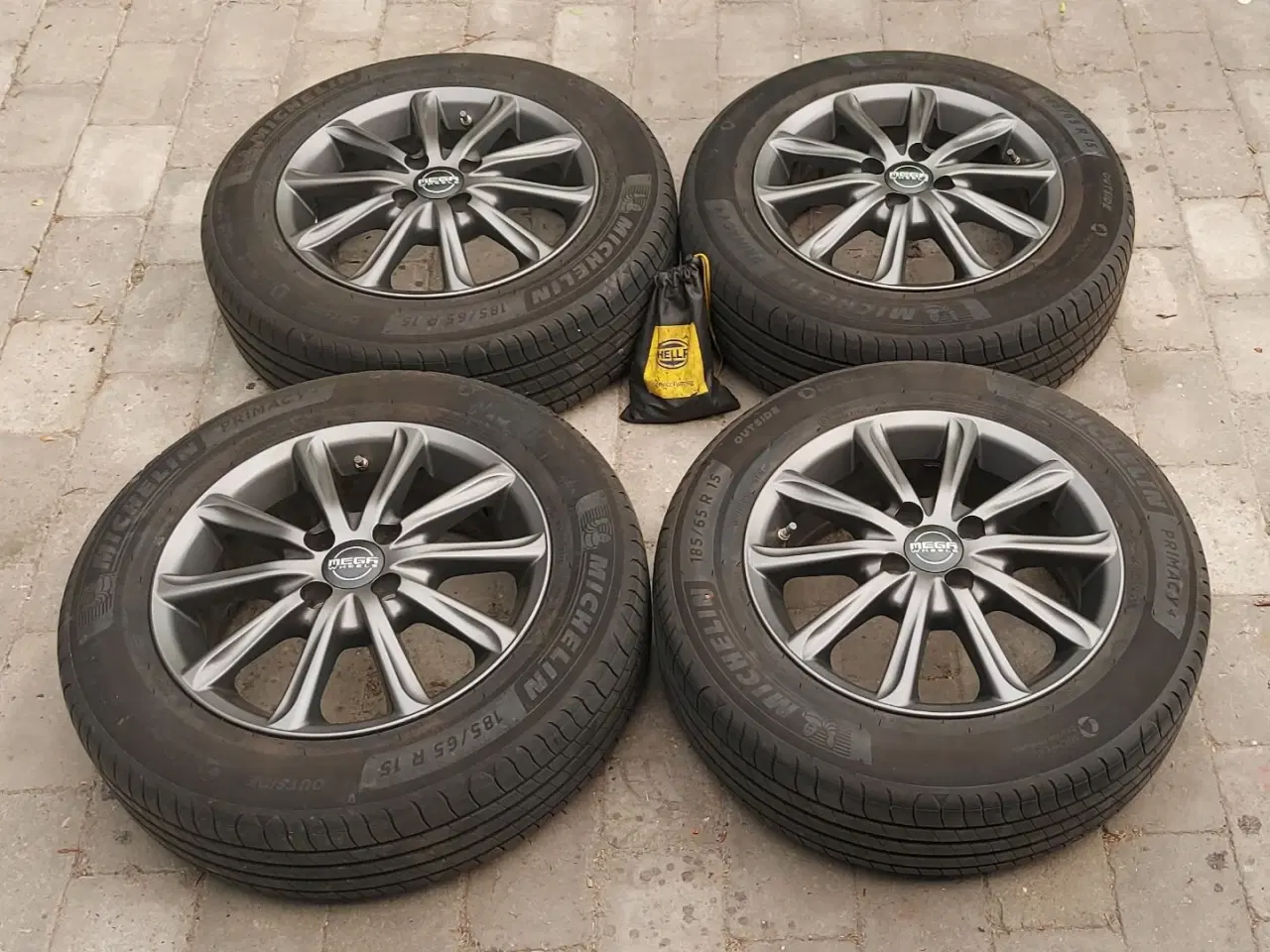 Billede 1 - 15" Mega Virgo Alufælge med michelin sommer dæk
