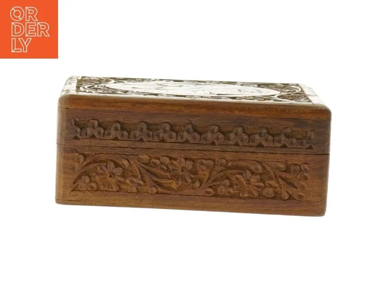 Billede 3 - Udsmykket trææske (str. 15 x 10 x 6 cm)