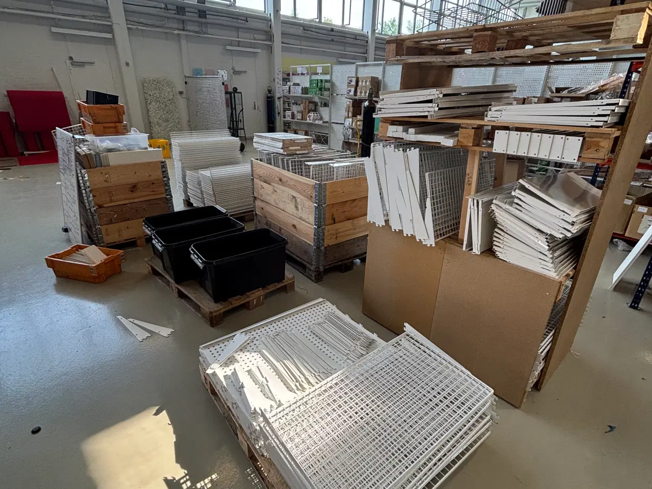Billede 2 - Lager / Butiks inventar 50%!