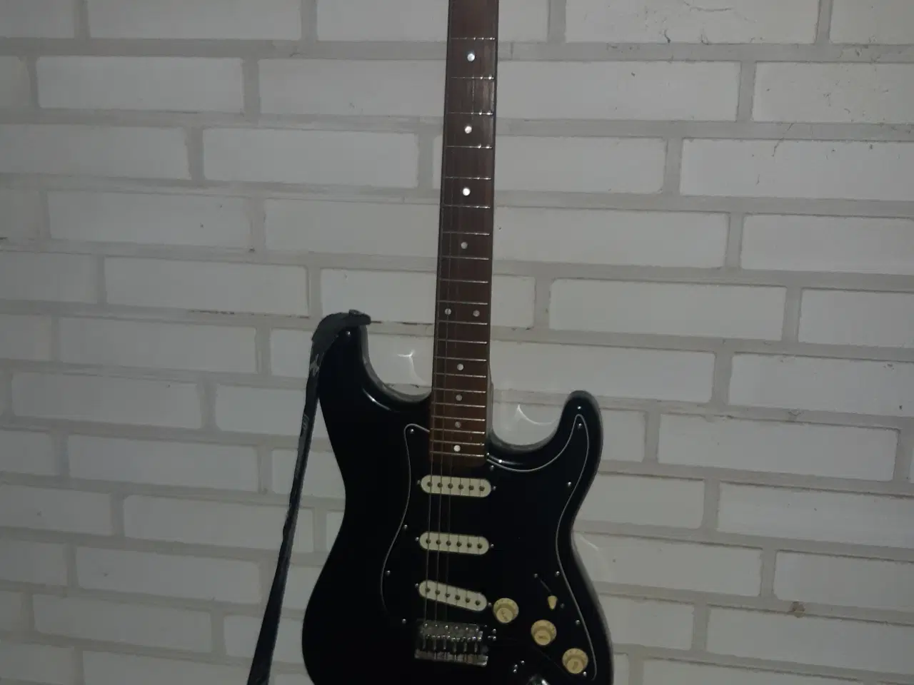 Billede 1 - Elguitar Squier Strat by Fender