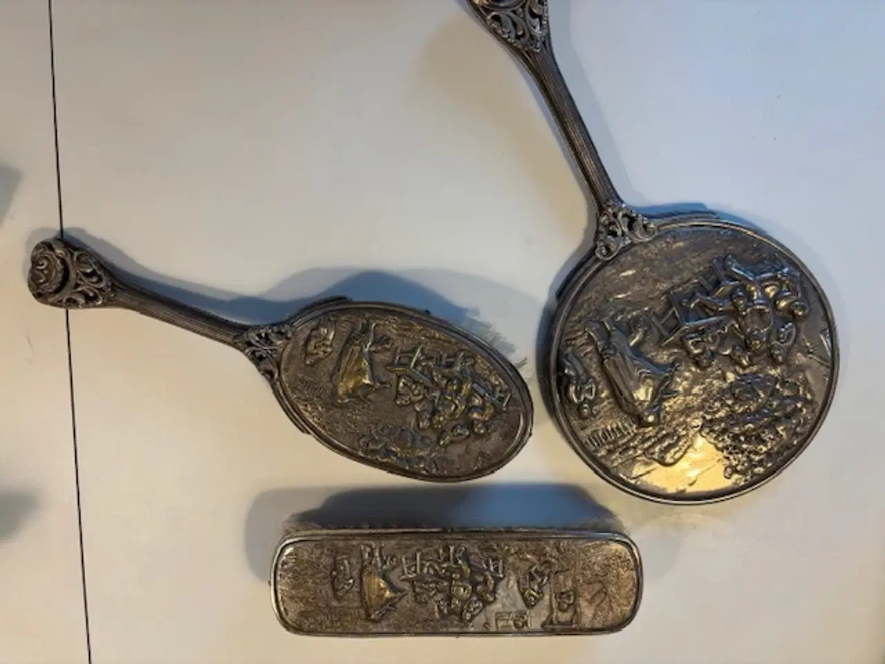 Billede 1 - Pyntesæt - spejl, børster