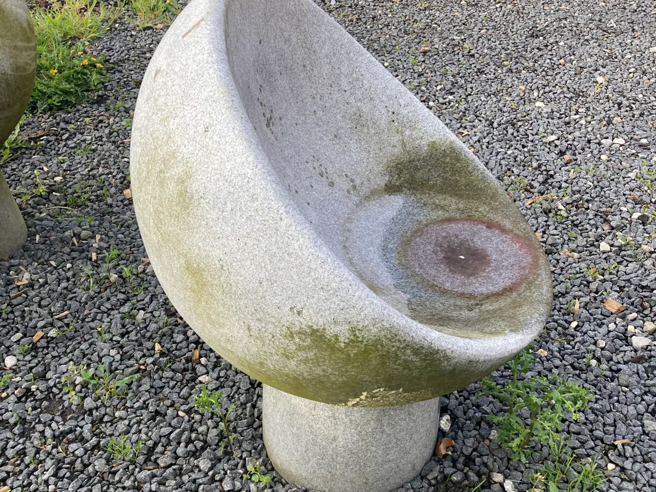 Billede 4 - Granit møbler til haven.