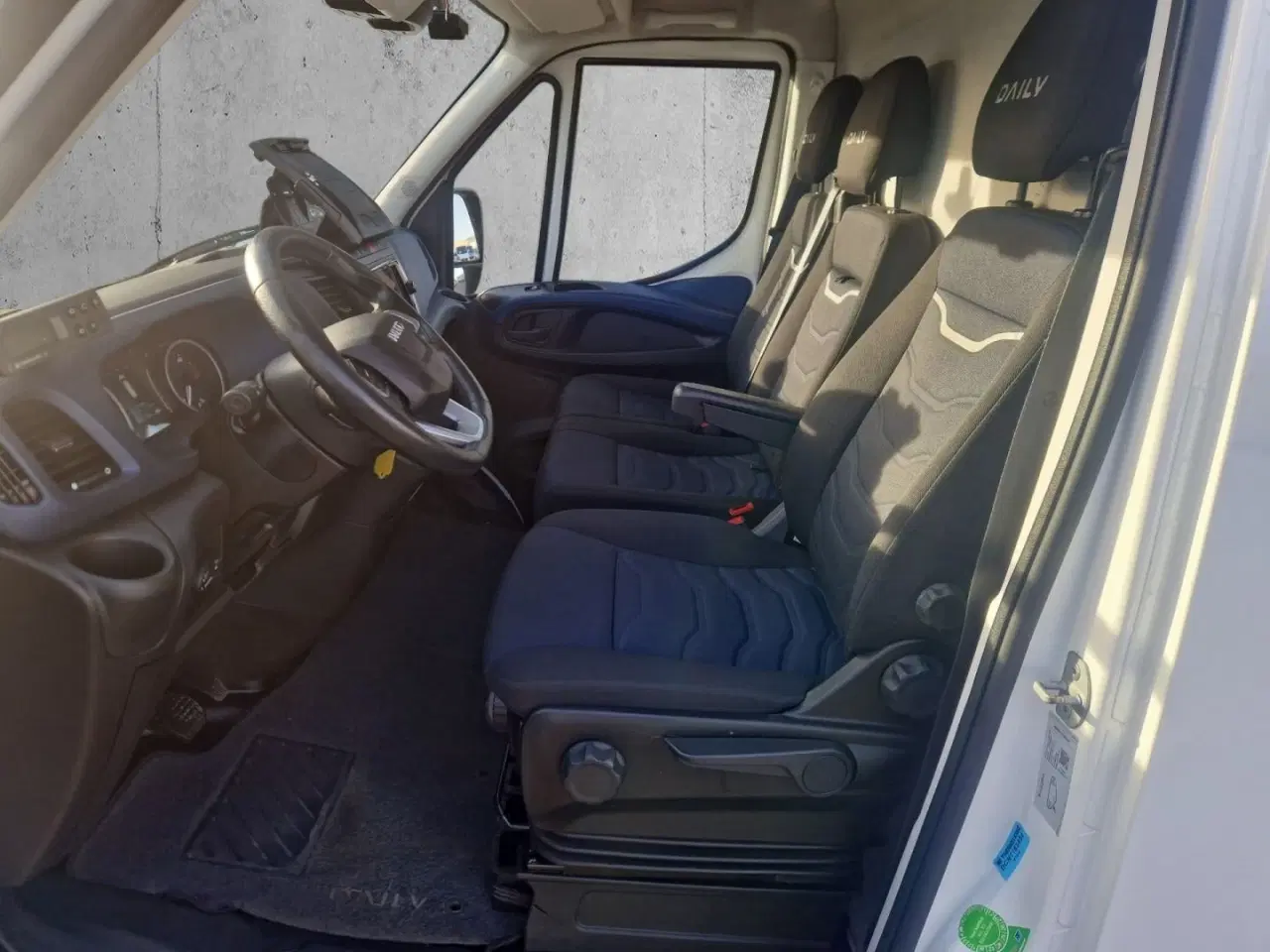 Billede 14 - Iveco Daily 2,3 35S16 16m³ Kølevogn AG8