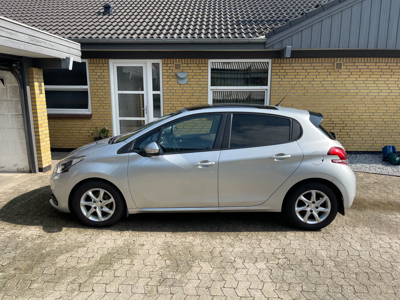 Billede 2 - Peugeot 208 1.6 blue hdi 100 hk