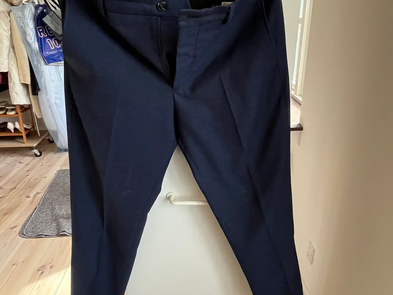 Billede 1 - Jakkesæt blå med hvid skjorte