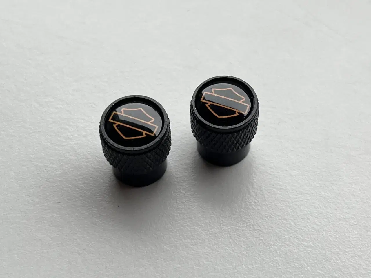 Billede 4 - Ventilhætter med Harley-Davidson