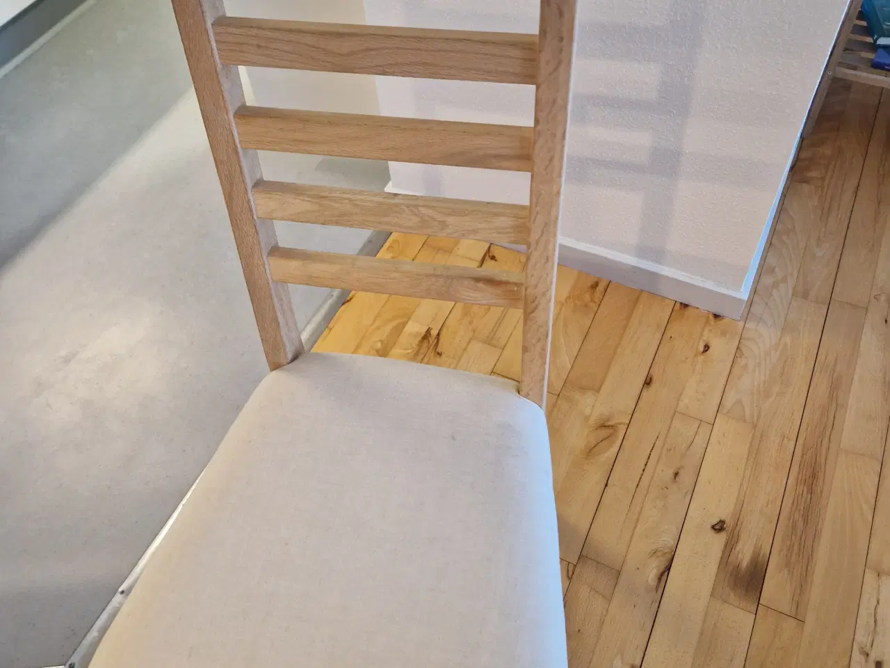 Billede 3 - Egetræs Spisebord 