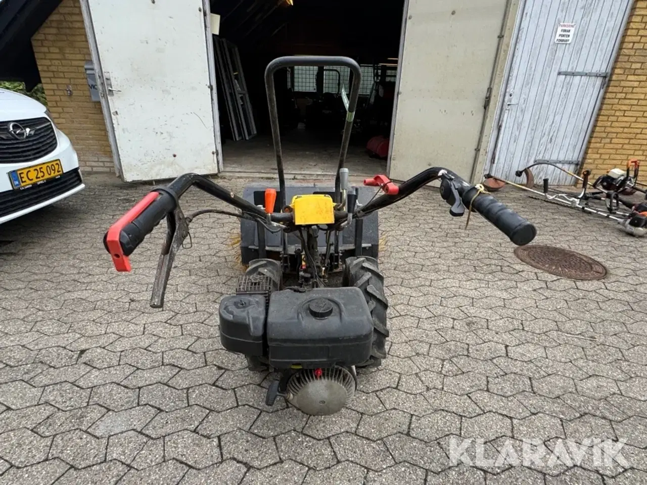 Billede 8 - Redskabsbærer Texas Protrac 700 med kost