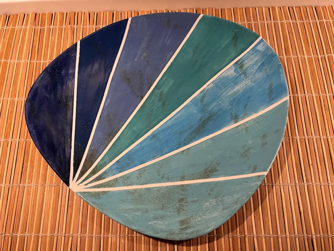 Billede 2 - Smukt unika fad i havets farver – Signeret NJ 