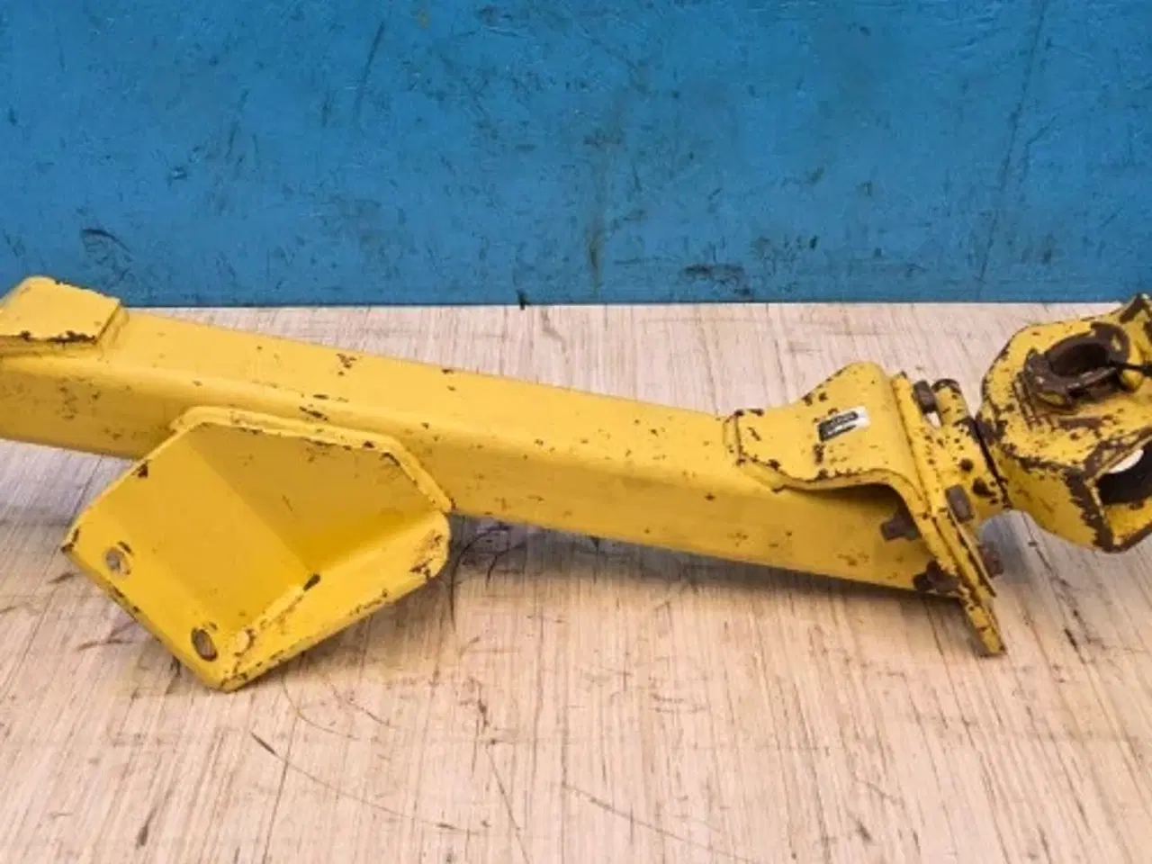 Billede 16 - New Holland TF78 Trækbeslag 84002996