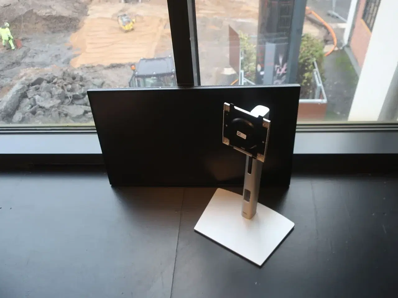 Billede 2 - Skærm 27" DELL U2724DE m. fod